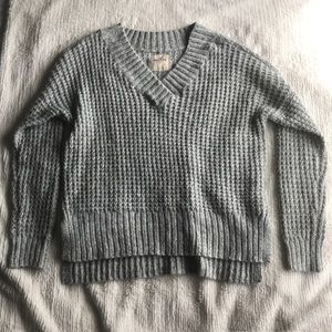 HOLLISTER GREY SWEATER